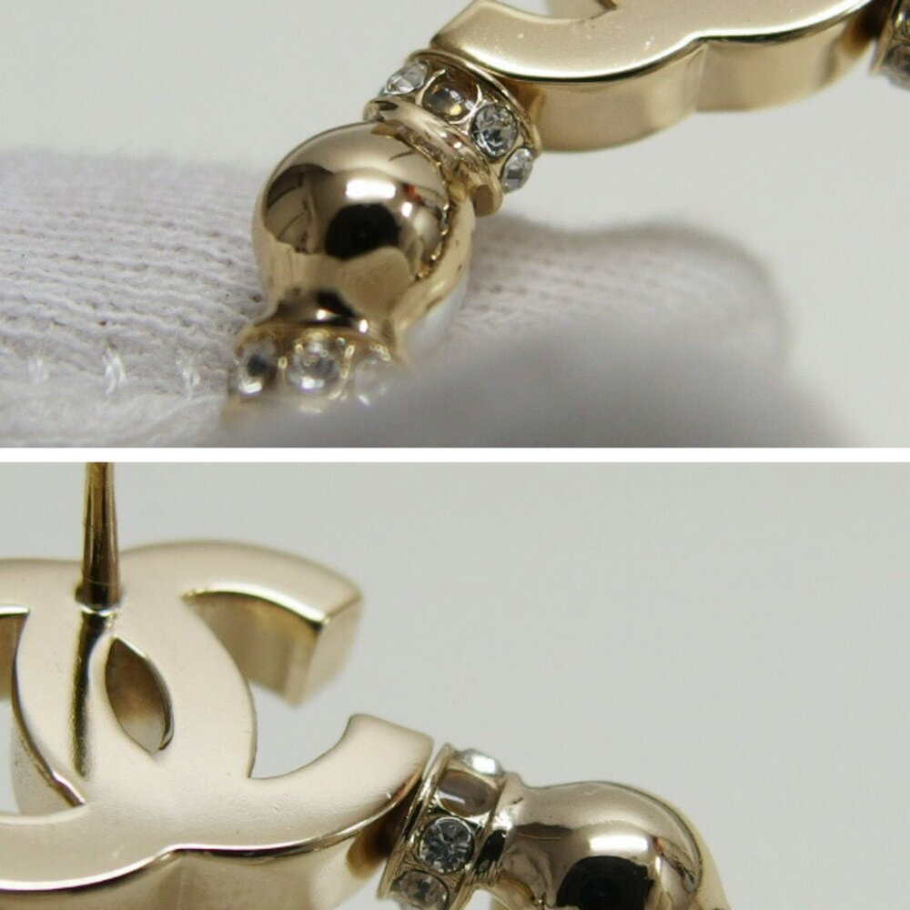 CHANEL Authentic White Pearl Logo Earrings - Picture 11 of 11